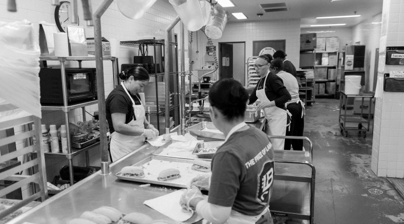 Lamar Cafeteria Staff Takes Pride in Serving